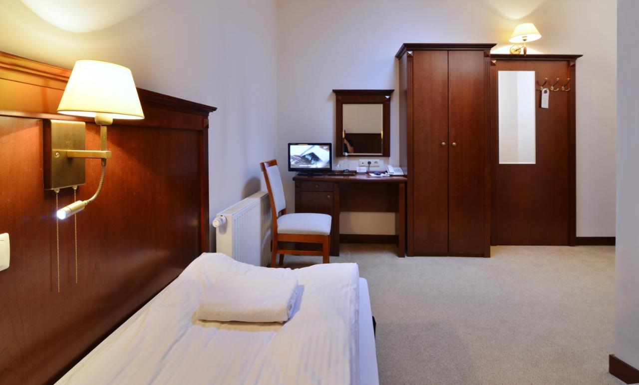 Hotel Ulubiony コストシン エクステリア 写真