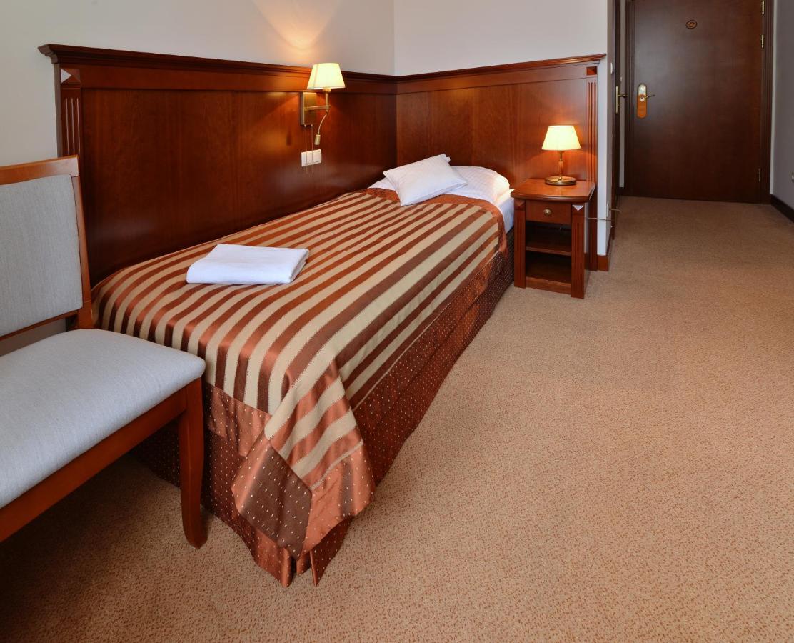 Hotel Ulubiony コストシン エクステリア 写真