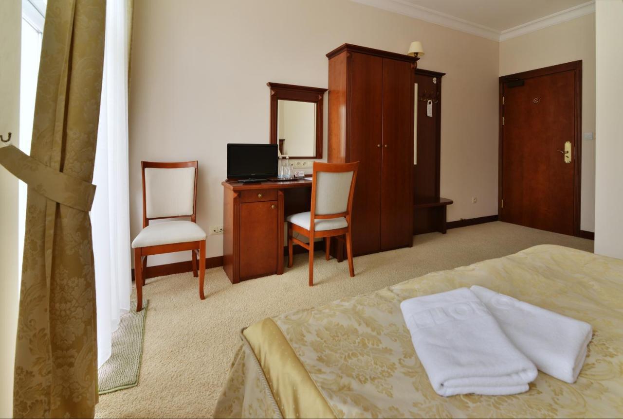 Hotel Ulubiony コストシン エクステリア 写真