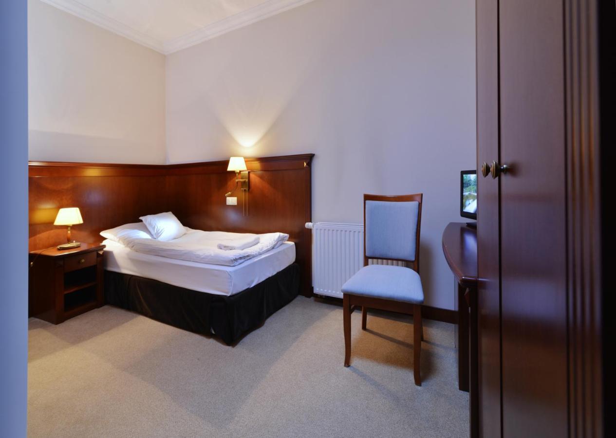 Hotel Ulubiony コストシン エクステリア 写真