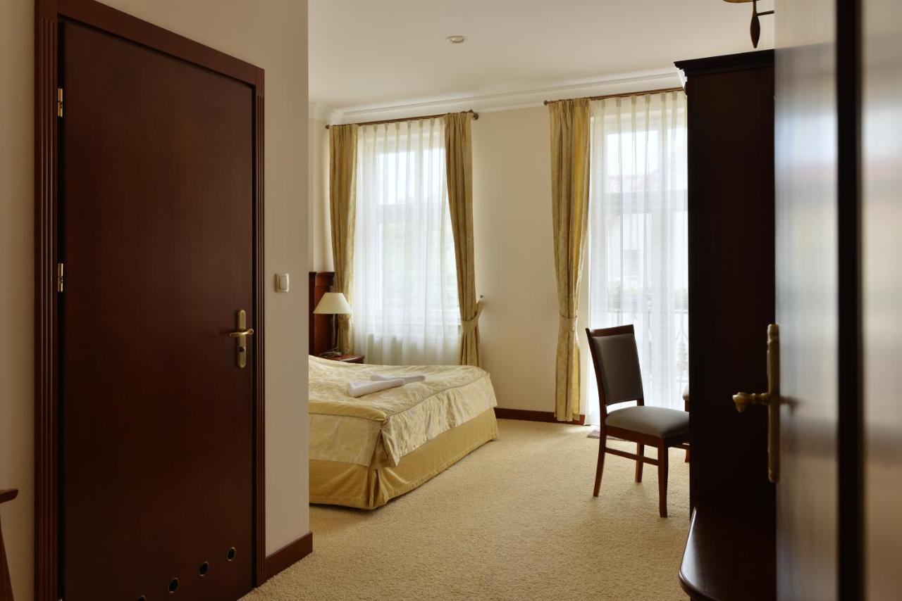 Hotel Ulubiony コストシン エクステリア 写真