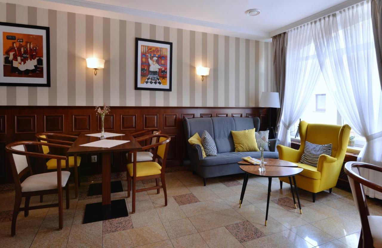 Hotel Ulubiony コストシン エクステリア 写真