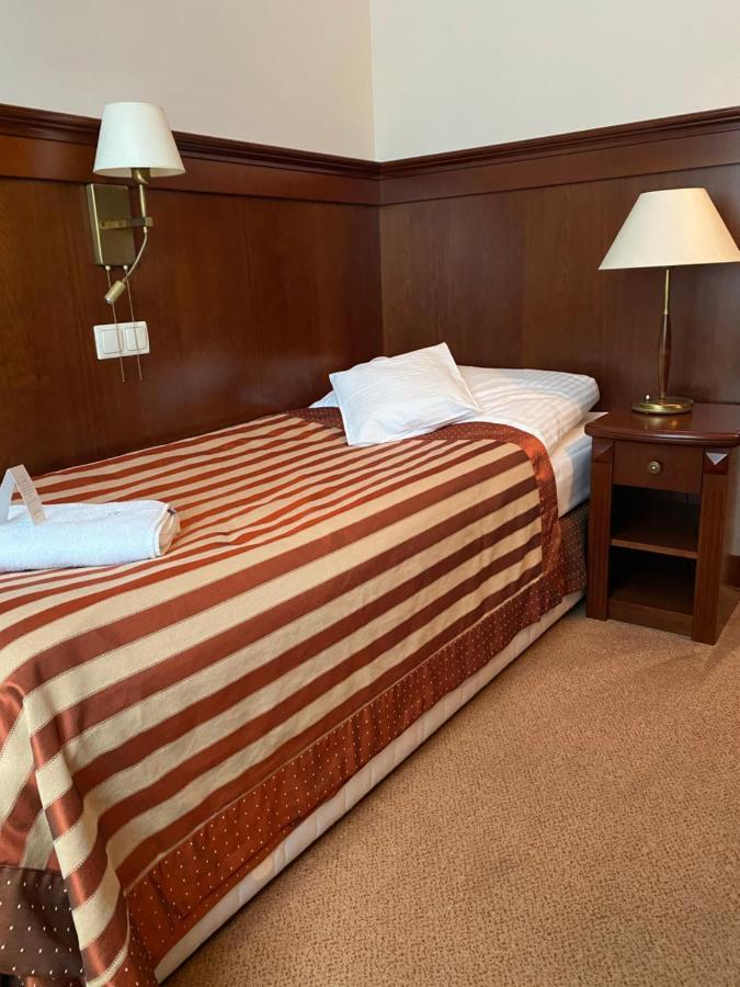 Hotel Ulubiony コストシン エクステリア 写真